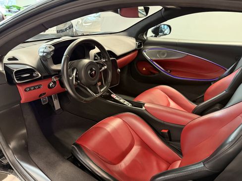 Used 2023 McLaren Artura RWD image 9