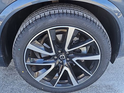 Used 2024 Volvo XC90 B6 Plus image 31