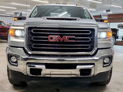 Used 2019 GMC Sierra 2500 SLT w/ Duramax Plus Package image 3
