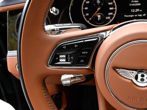 Used 2022 Bentley Flying Spur V8 AWD/4WD image 25