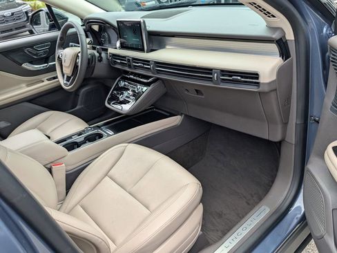 Used 2022 Lincoln Corsair FWD image 16