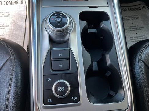 Used 2020 Ford Explorer XLT w/ Equipment Group 202A AWD/4WD image 22