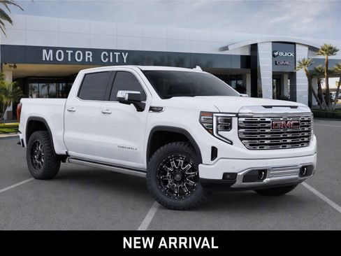 Used 2022 GMC Sierra 1500 Denali w/ Denali Reserve Package AWD/4WD image 2
