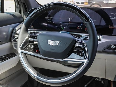 Used 2026 Cadillac Vistiq Luxury image 15