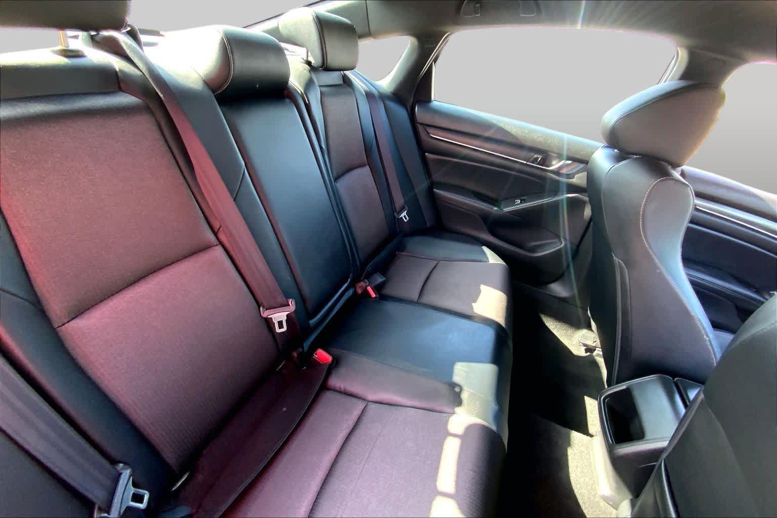 Used 2018 Honda Accord Sport image 18