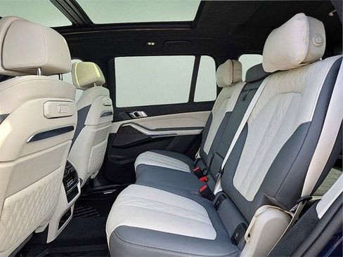 Used 2025 BMW X7 xDrive40i w/ Executive Package image 12