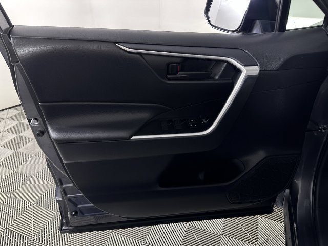 Used 2025 Toyota RAV4 LE AWD/4WD image 23