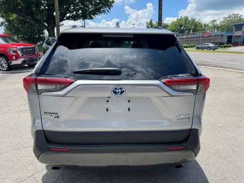 Used 2020 Toyota RAV4 Limited AWD/4WD image 7
