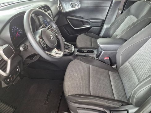Used 2020 Kia Soul S FWD image 21
