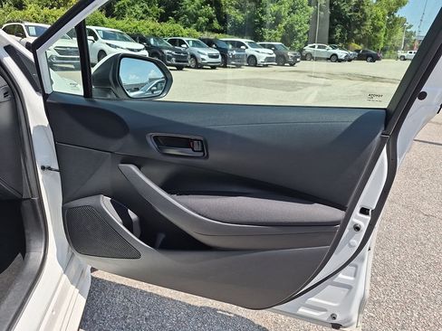 Used 2024 Toyota Corolla LE FWD image 31