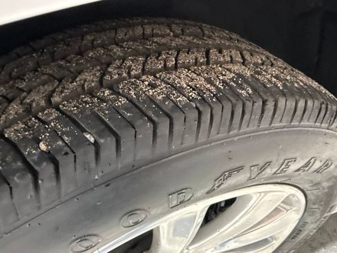 Used 2019 Buick Envision Essence w/ LPO, Road Trip Package FWD image 39