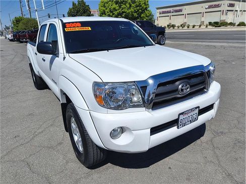 Used 2009 Toyota Tacoma PreRunner RWD image 3