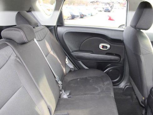 Used 2016 Kia Soul image 17