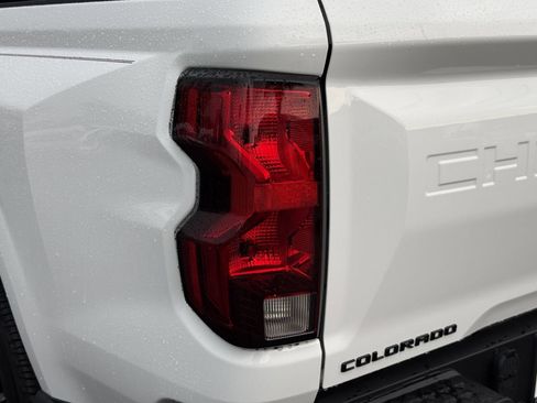Used 2026 Chevrolet Colorado W/T w/ WT Custom Package RWD image 11