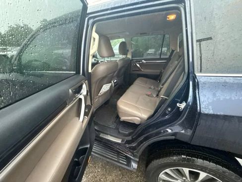 Used 2022 Lexus GX 460 Luxury w/ Accessory Package AWD/4WD image 39