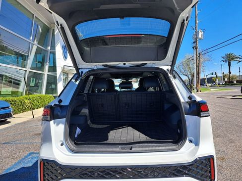 New 2026 Volkswagen Tiguan SE R-Line FWD image 24