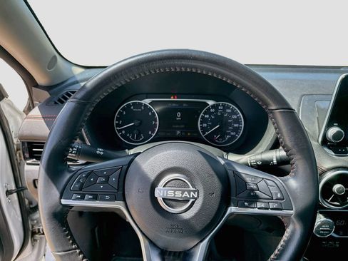 Used 2024 Nissan Sentra SR FWD image 13