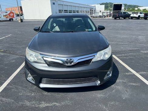 Used 2012 Toyota Camry XLE w/ Leather Pkg FWD image 2
