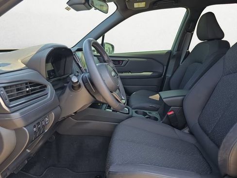 Used 2025 Subaru Forester Premium AWD/4WD image 9