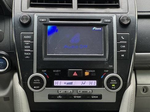 Used 2013 Toyota Camry LE image 16