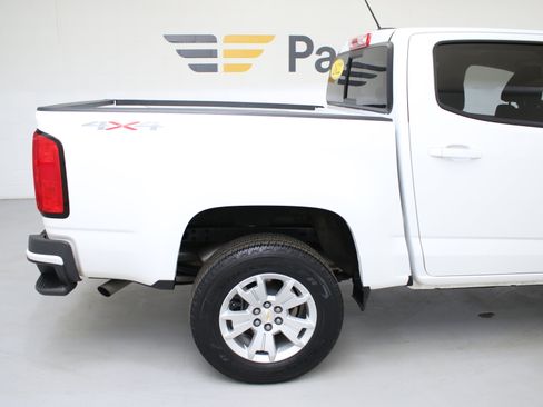 Used 2022 Chevrolet Colorado LT w/ LT Convenience Package AWD/4WD image 10