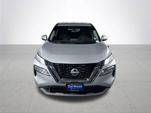 Used 2022 Nissan Rogue SV image 3