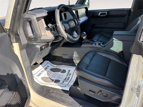 New 2025 Ford Bronco Outer Banks image 9