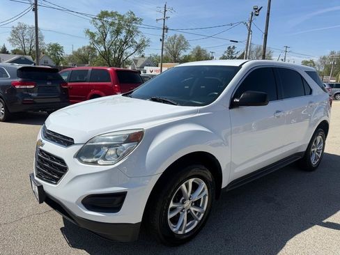 Used 2017 Chevrolet Equinox LS AWD/4WD image 4