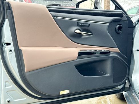 New 2025 Lexus ES 350 w/ Premium Package image 12