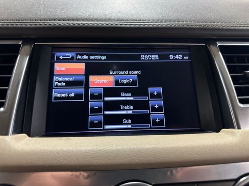 Used 2013 Land Rover Range Rover Sport HSE LUX image 28