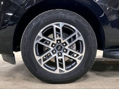 Certified 2025 Ford Expedition Max Active image 9