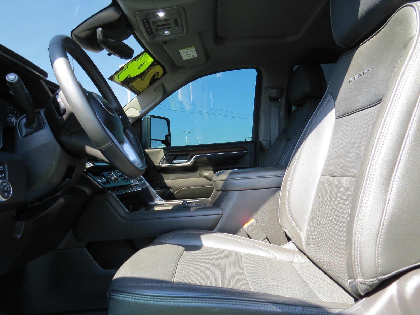 Used 2024 GMC Sierra 3500 Denali w/ Denali Reserve Package AWD/4WD image 14