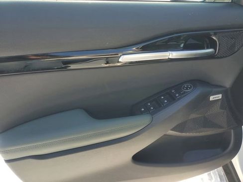 Used 2024 Kia Seltos SX image 11