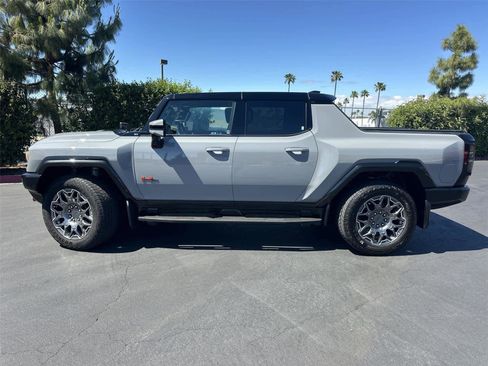 Used 2024 GMC Hummer EV 3X w/ LPO, Illumination Package AWD/4WD image 3
