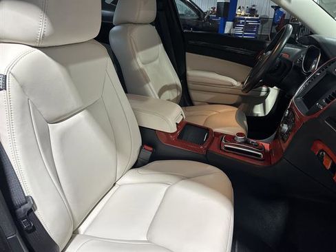 Used 2019 Chrysler 300 Touring L w/ Quick Order Package 22F image 16