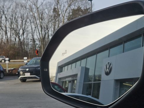 Certified 2024 Volkswagen Atlas SE image 18