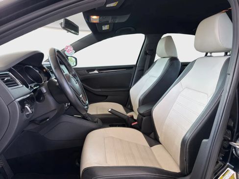 Used 2015 Volkswagen Jetta Sport FWD image 8