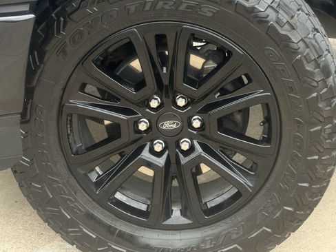Certified 2024 Ford F150 Platinum w/ FX4 Off-Road Package AWD/4WD image 8