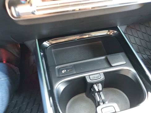 Used 2021 Mercedes-Benz GLB 250 4MATIC image 19