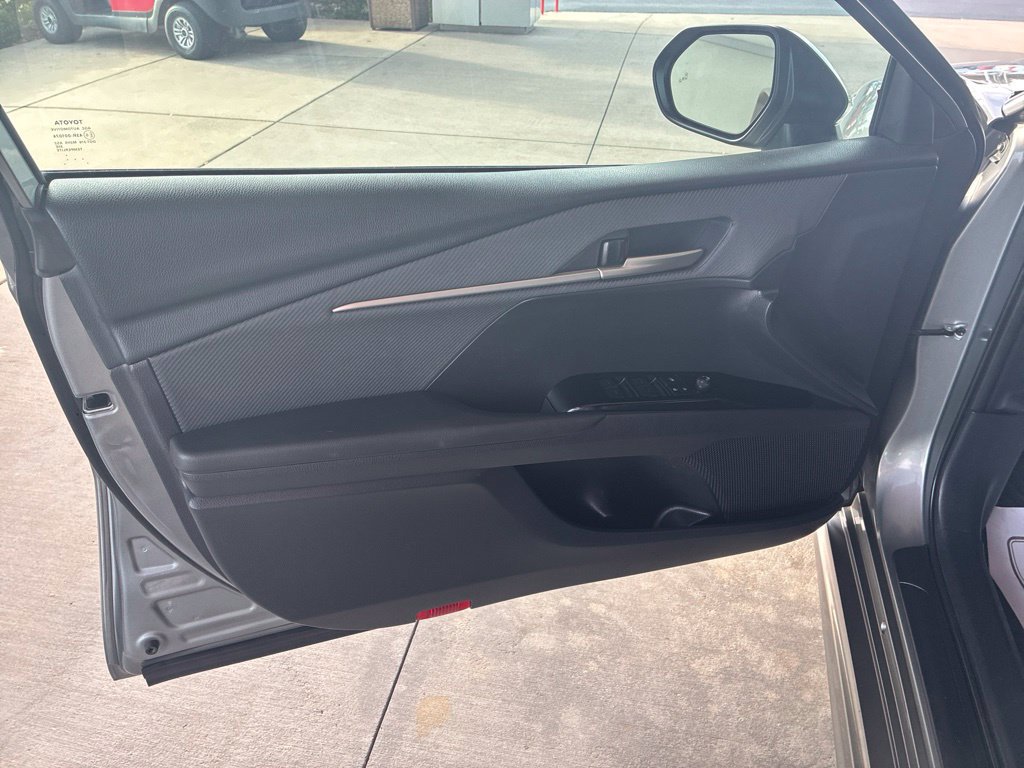 Used 2025 Toyota Camry SE FWD image 23