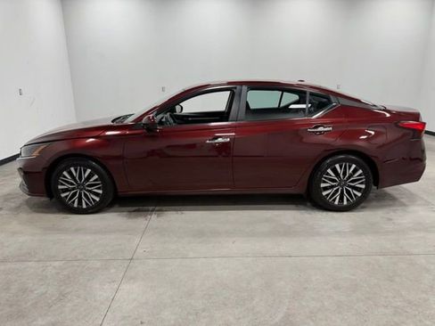 Used 2023 Nissan Altima 2.5 SV image 6