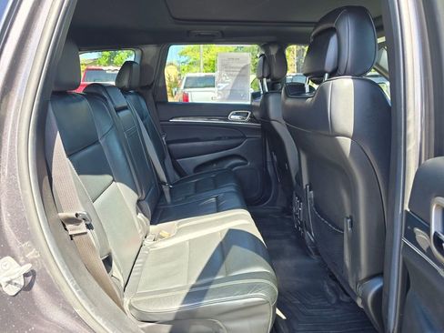 Used 2014 Jeep Grand Cherokee Overland w/ Advanced Technology Group AWD/4WD image 13