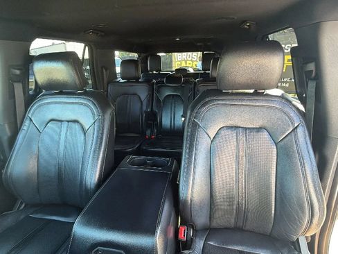 Used 2019 Ford Expedition Max Limited RWD image 13