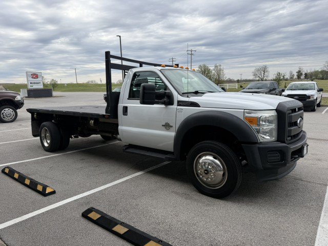 Used 2015 Ford F550 2WD Regular Cab Super Duty image 3