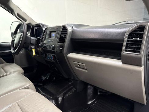 Used 2022 Ford F550 4x4 Crew Cab Super Duty w/ Power Equipment Group image 21