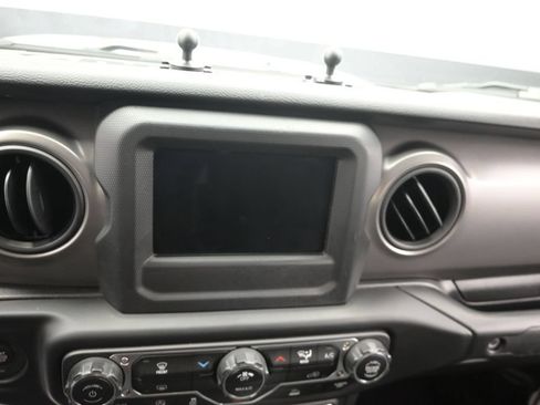 Used 2023 Jeep Gladiator Sport AWD/4WD image 12