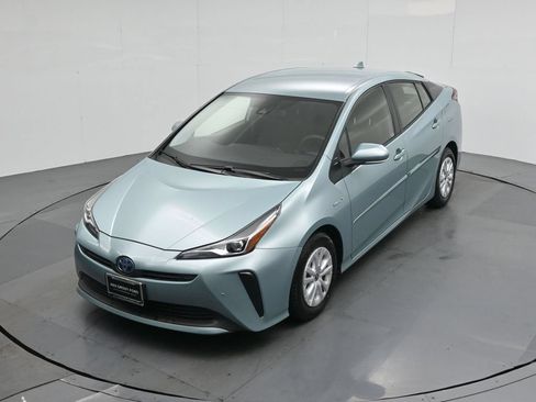 Used 2021 Toyota Prius LE FWD image 32