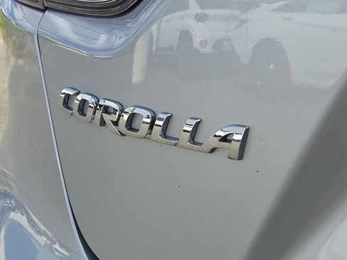 Used 2023 Toyota Corolla LE image 29