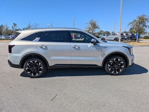 New 2026 Kia Sorento EX FWD image 4