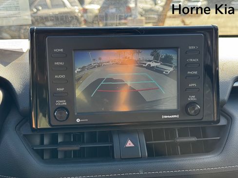 Used 2021 Toyota RAV4 XLE w/ Convenience Package image 22